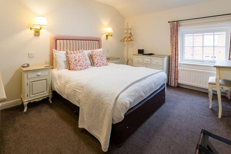 Bed & Breakfast The Old Fourpenny Shop Hotel