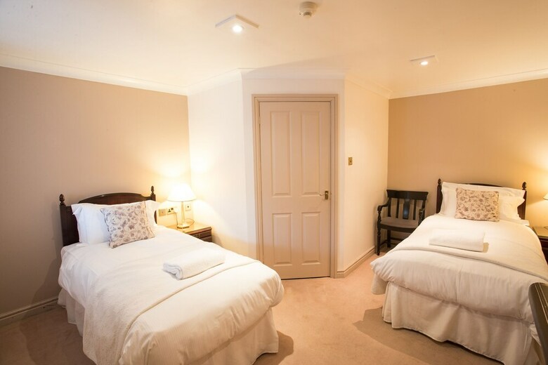 Bed & Breakfast The Old Fourpenny Shop Hotel
