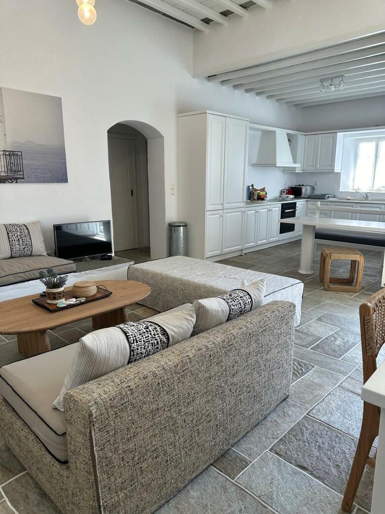 Apartamentos Plakoto House
