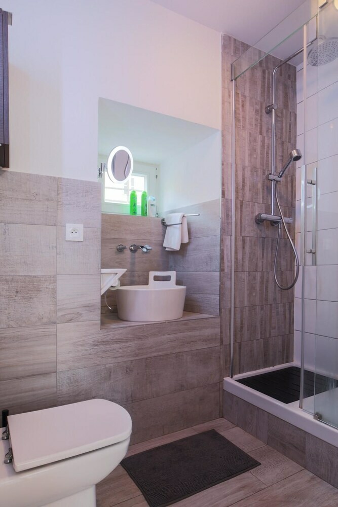 Wenceslas Apartment For 10 With AC