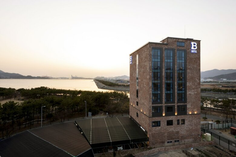 Hotel Sinho Brown-dot