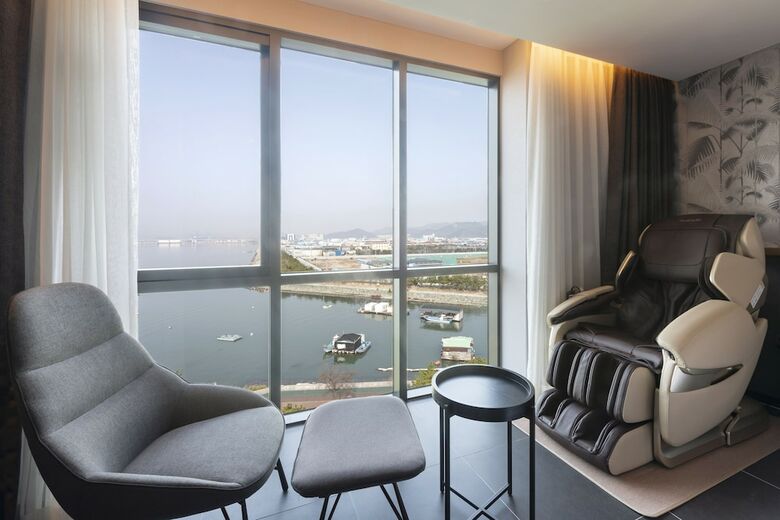 Hotel Sinho Brown-dot
