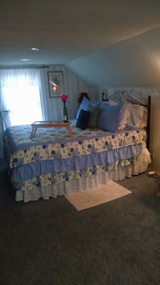 Lake Valley Legends B&B