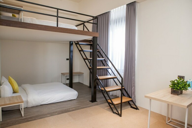 Rainbow Hotel