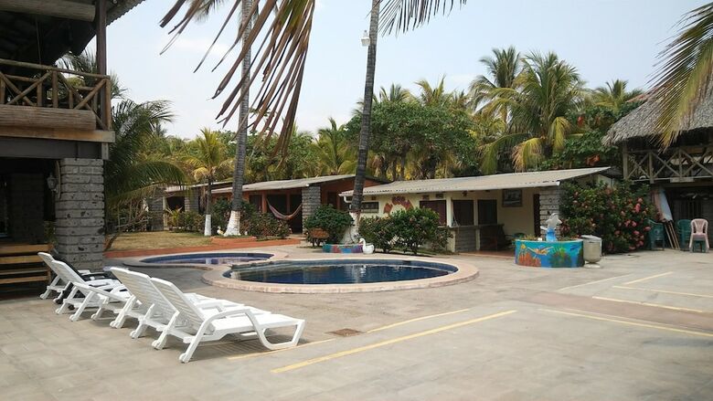 Hotel Punta Roca Surf Resort