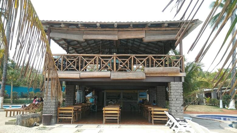 Hotel Punta Roca Surf Resort