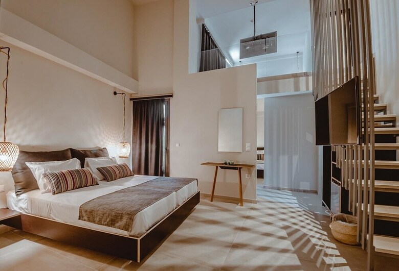 The Z Club - New Generation Hotel