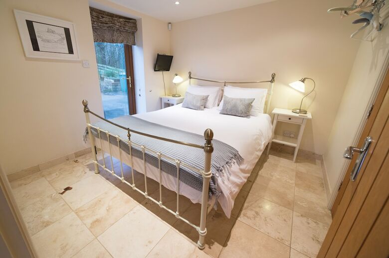 Brush And Boot B&B
