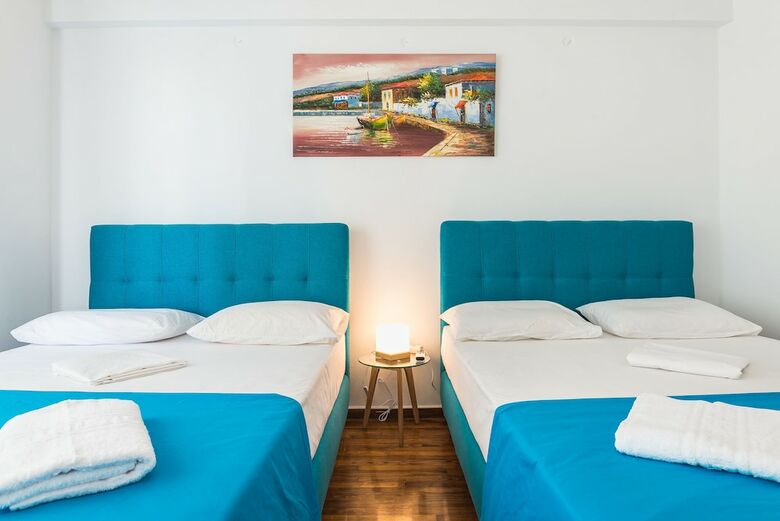 Super Paradise Apartments