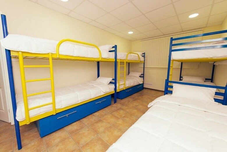 Hostal Tenistiy Hostel