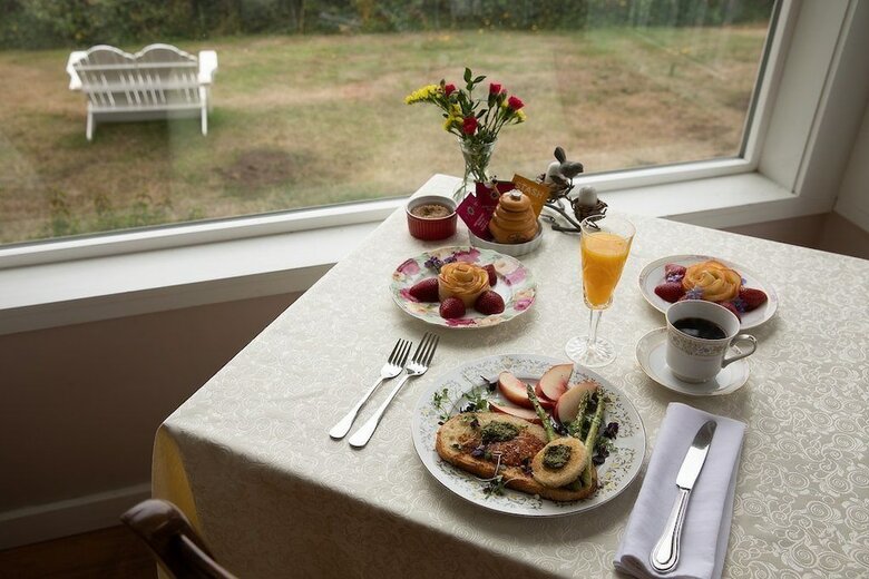 Bed & Breakfast Agate Cove Inn