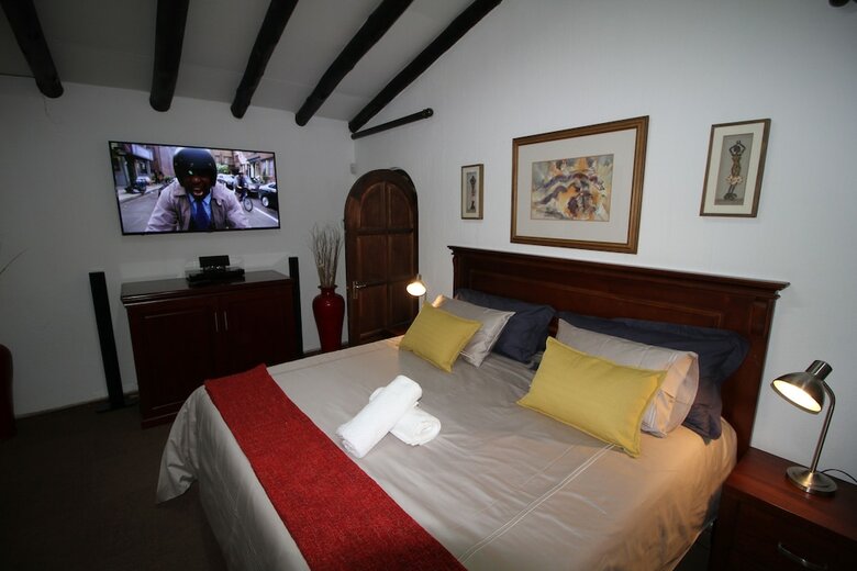 Hotel The Plot