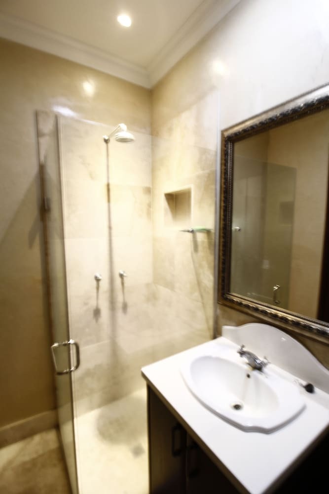 Hotel The Plot