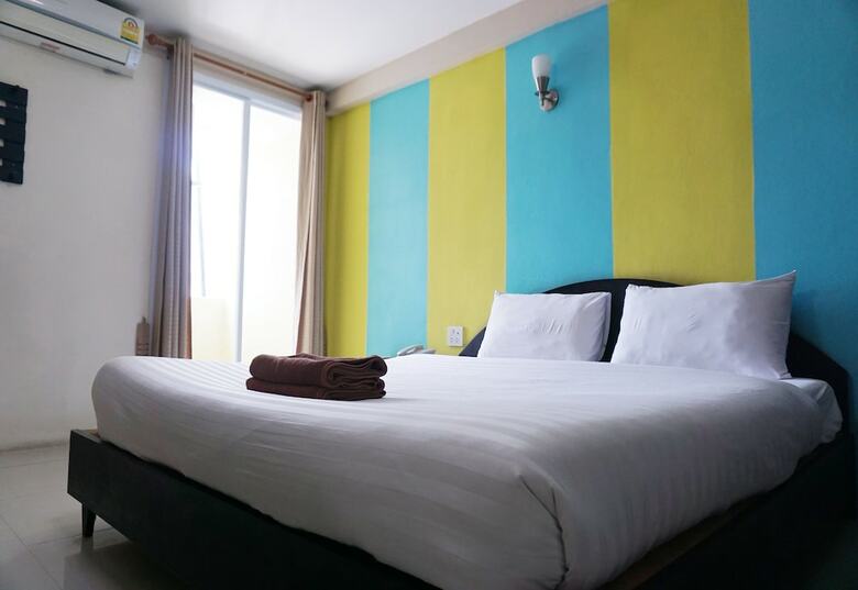 Hotel Puangpech Place