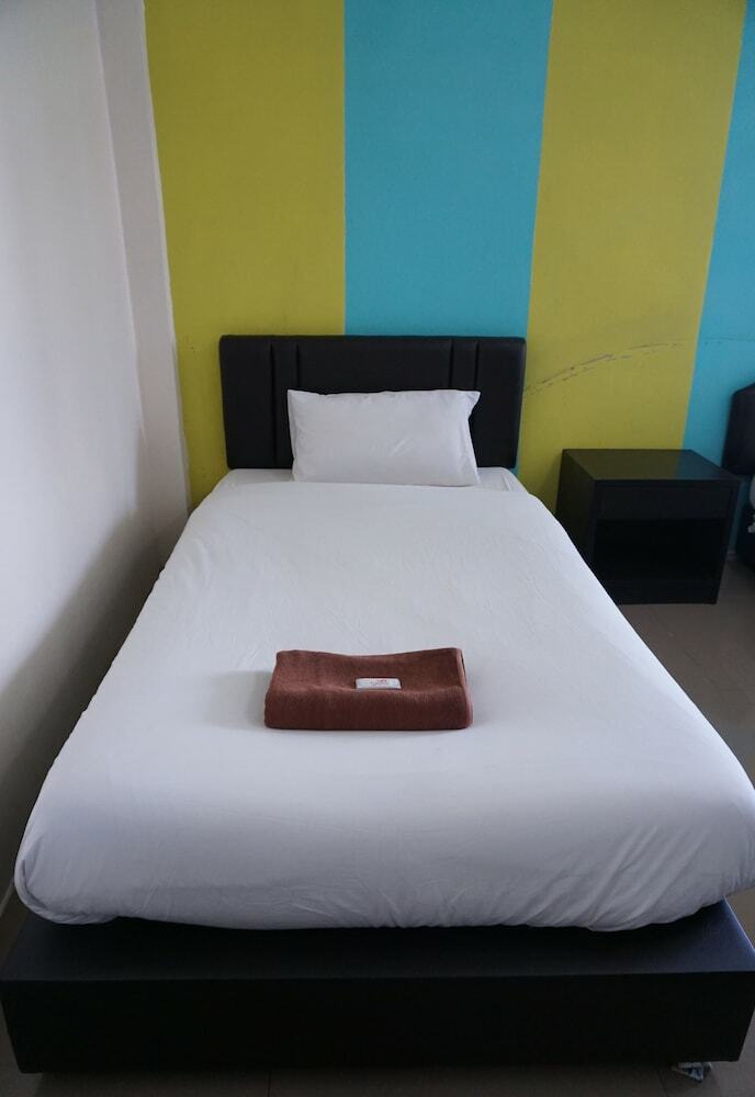 Hotel Puangpech Place