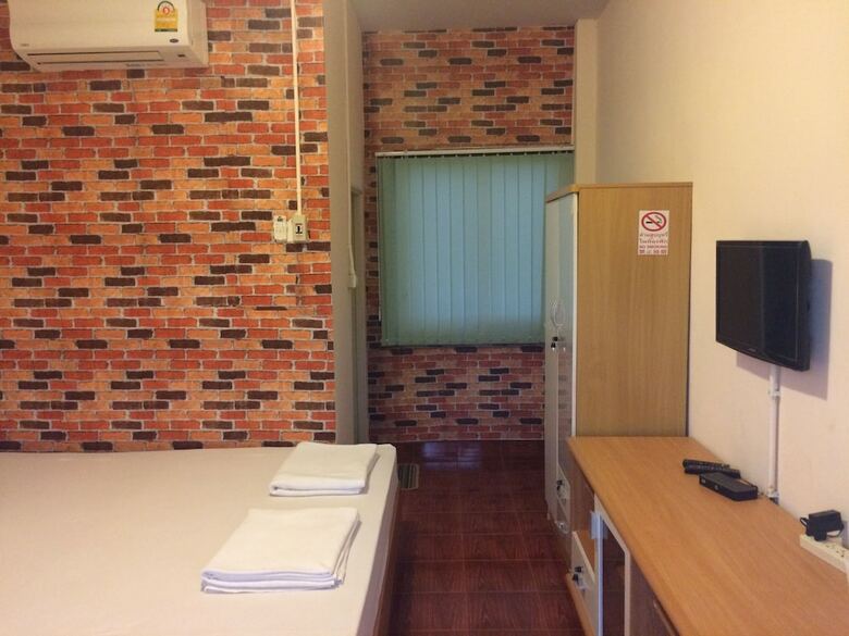 Hotel Saeng Tai Amphawa Resort