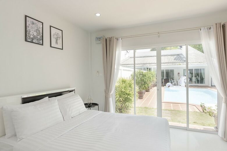Baanpromphun Pool Villa By Bv