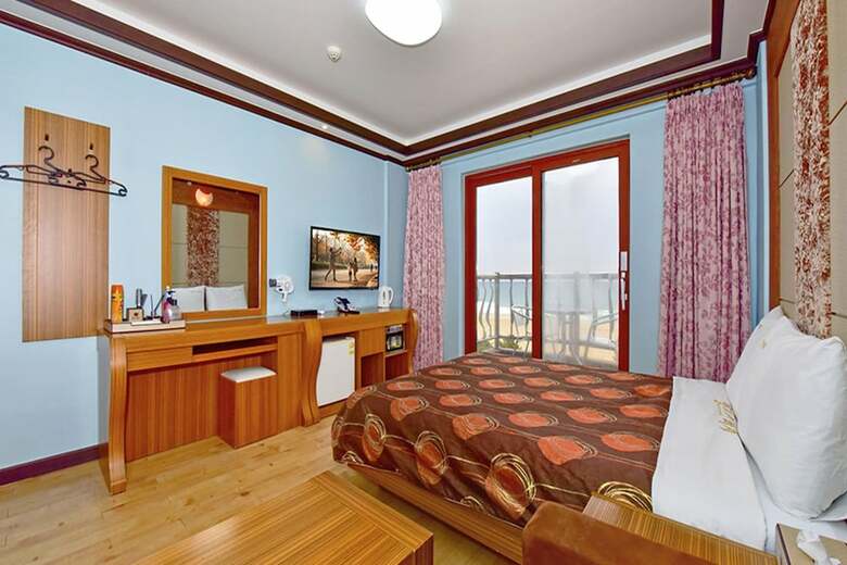 Hotel Alps Beach Contel