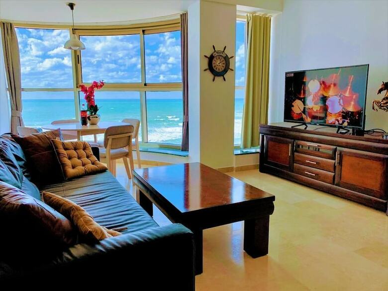 Luxurious Beach Apartment