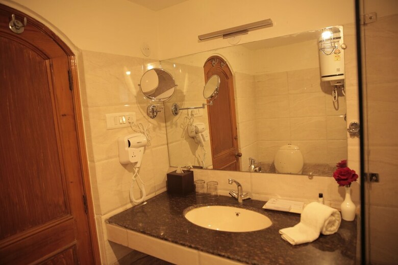 Hotel Signature Manaali