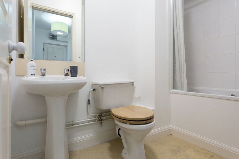 2 Bedroom Apartment In Wapping