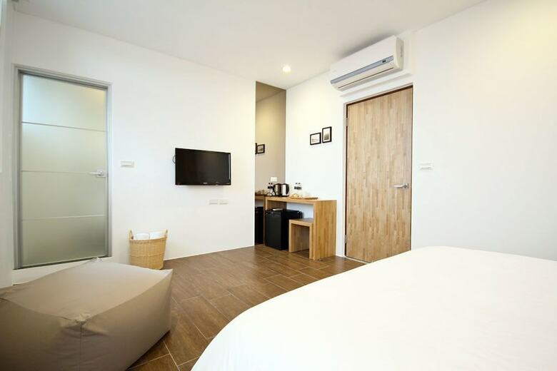 Hotel Young Stay