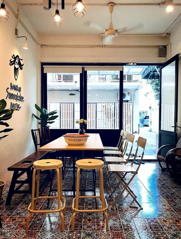 Hostal Bangkok Sanookdee - Adults Only