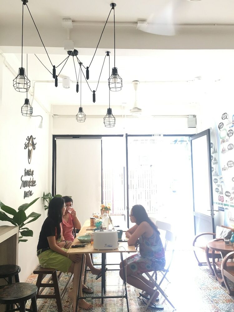 Hostal Bangkok Sanookdee - Adults Only