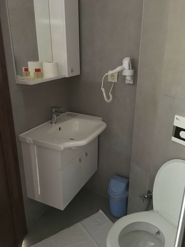 Peri Hotel