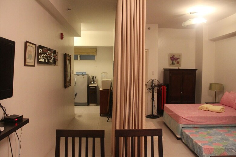 Dr. Calayan's Luxury 2br Condo @pico De Loro