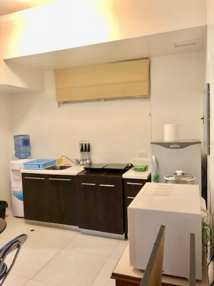 Dr. Calayan's Luxury 2br Condo @pico De Loro