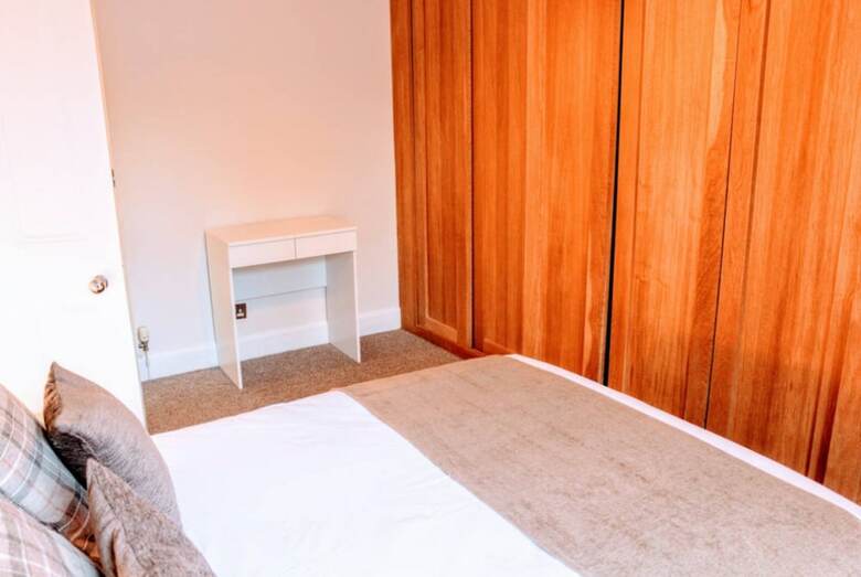 1 Bedroom Apartment In Leafy Morningside