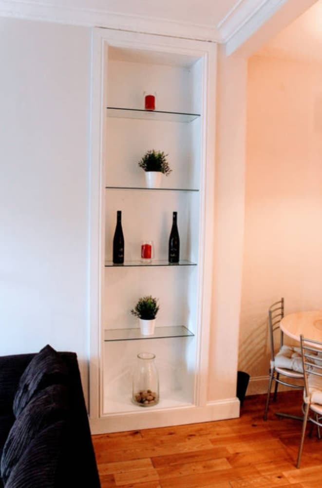 1 Bedroom Apartment In Leafy Morningside