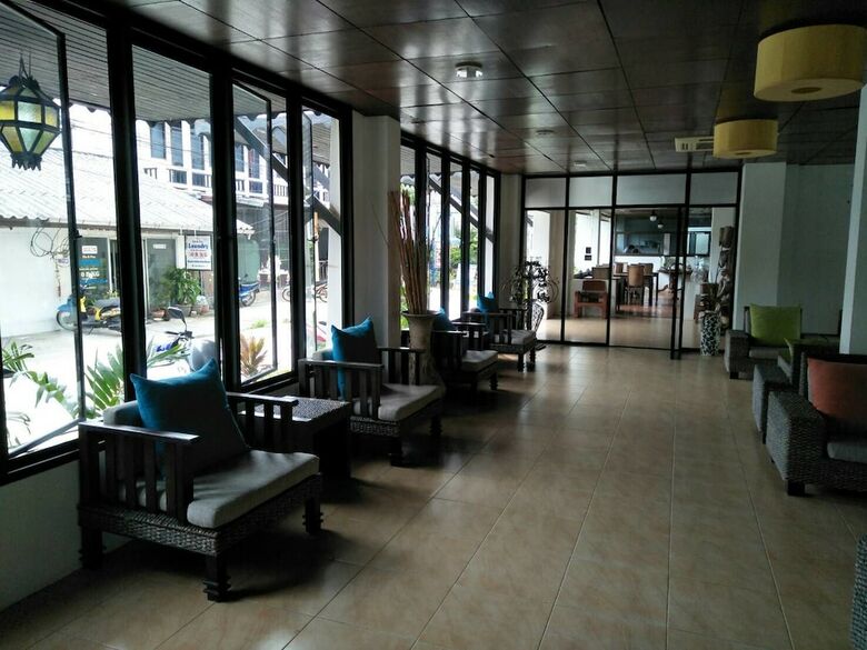 Holiday Park Hotel