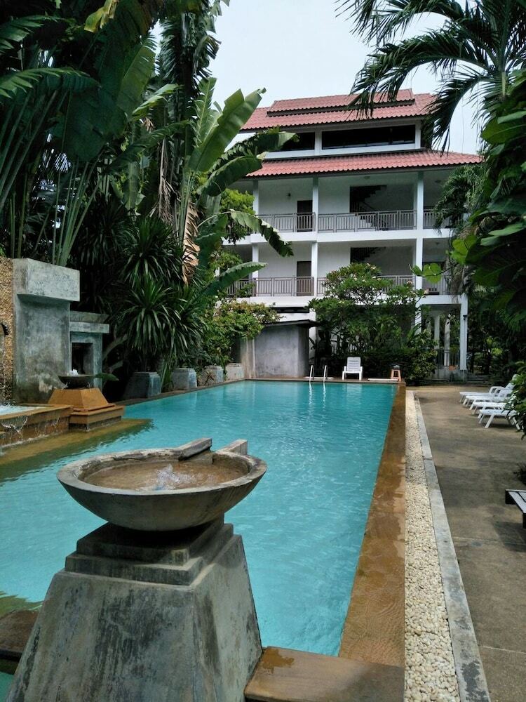 Holiday Park Hotel