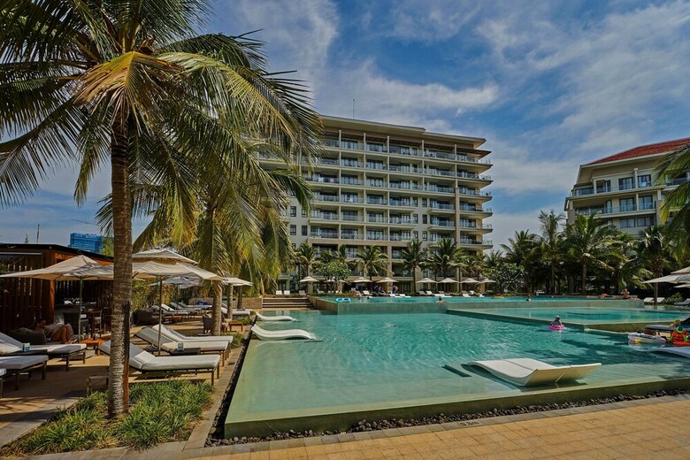 Vacation Homes Pool Villa