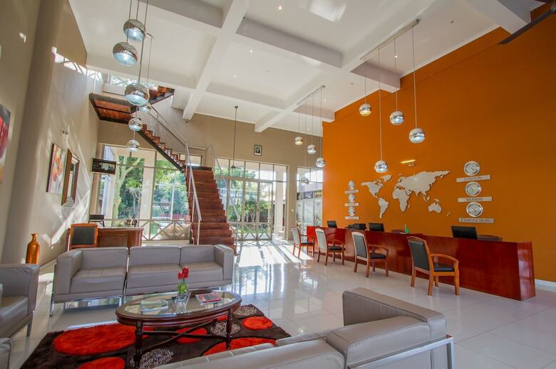 Cityblue Courtyard Hotel & Suites