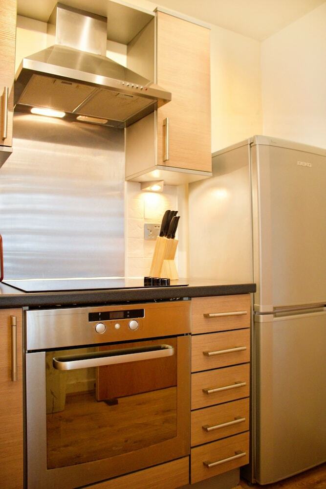 2 Bedroom Apartment In Granton Area