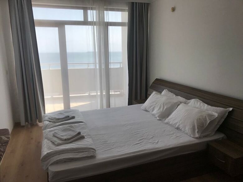 Lazur 5 Apartments