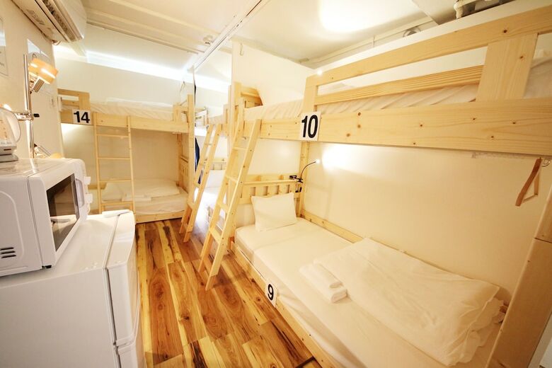 Hostal Coins Hostel Tenjin