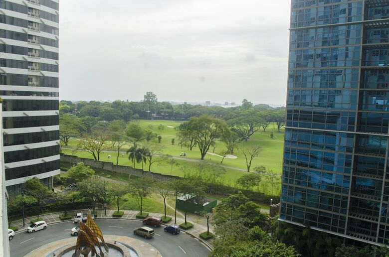 Indigo Bgc @ Fort Victoria