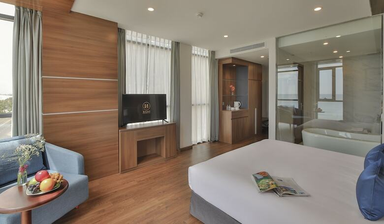 Haian Beach Hotel & Spa