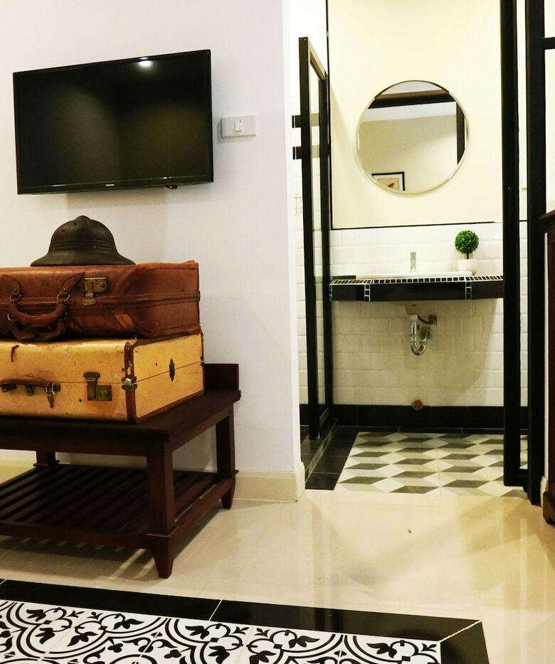 Bloom Boutique Hotel And Cafe