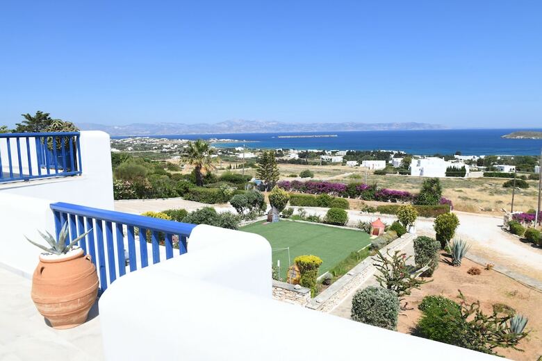 Dryades Family Hotel