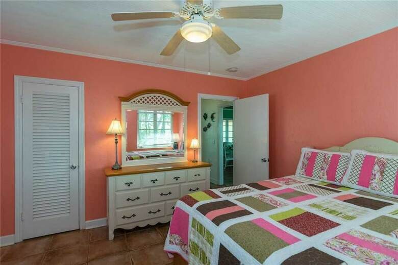 Anna Maria Escape