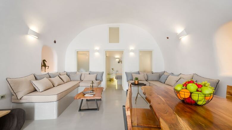 Antrum Cave Villa