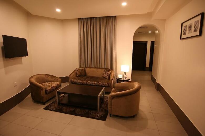 Fakhamet Al Hamra Hotel Apartments