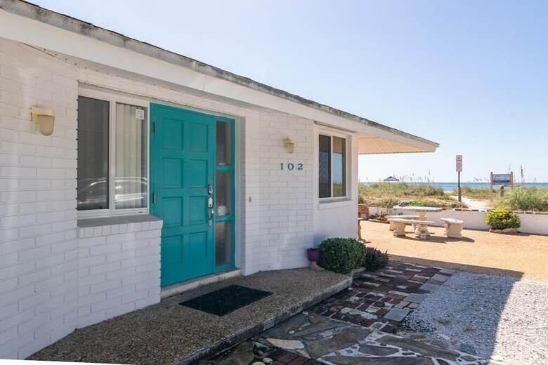 Jukes Beach House