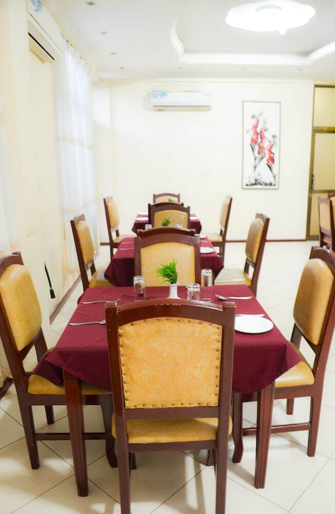 The Grand Villa Hotel