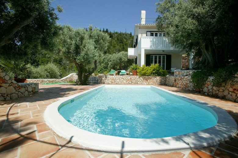 Agios Nikitas Villas